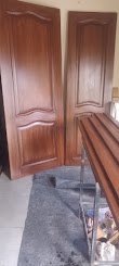 Puertas de madera terminadas